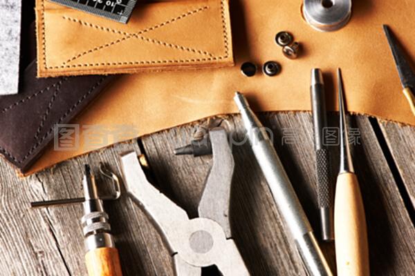匠心與創意的交響 皮革制作工具廣告設計如何打動人心